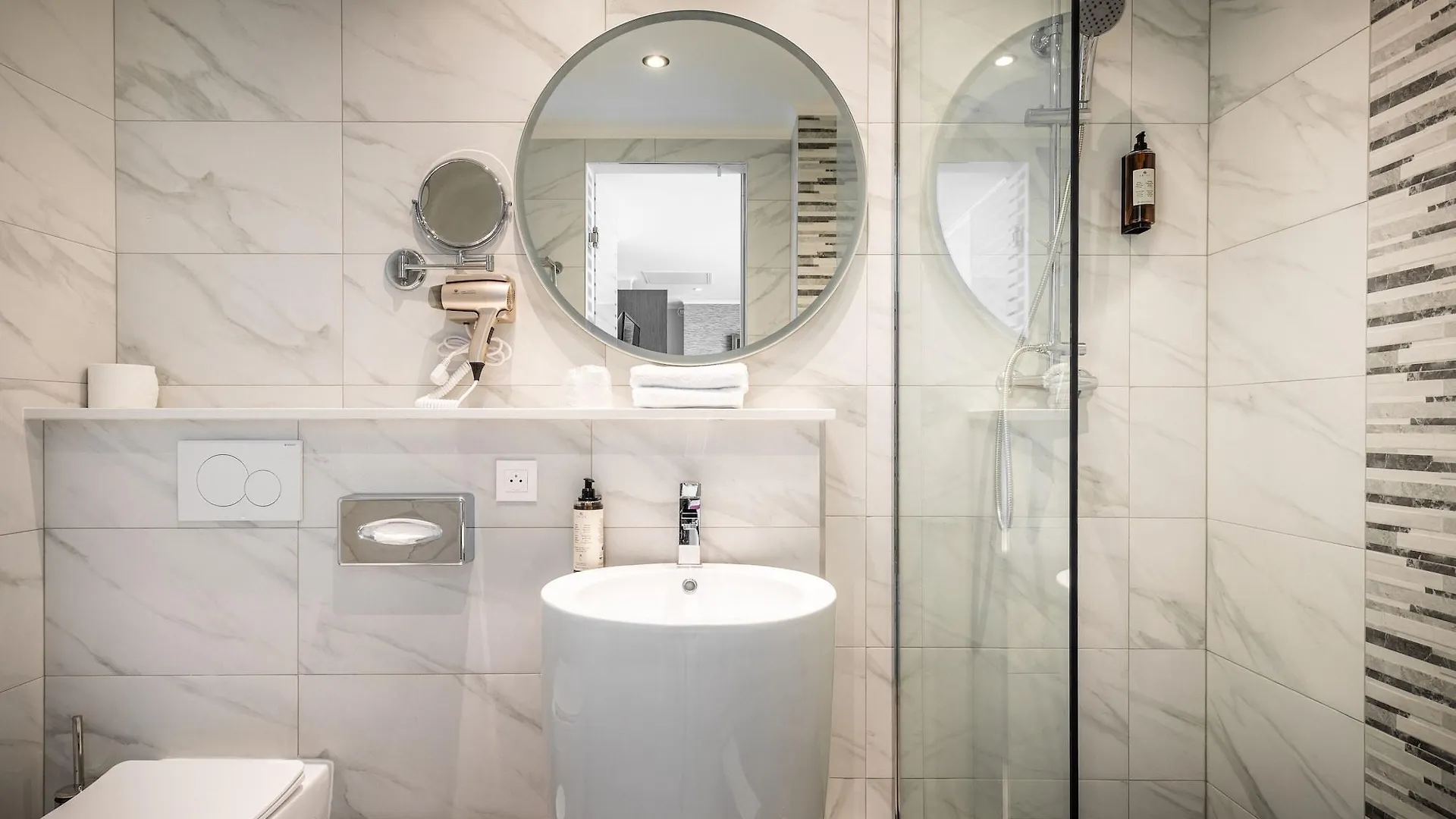 Amory Hotel By Hyllit Antwerp